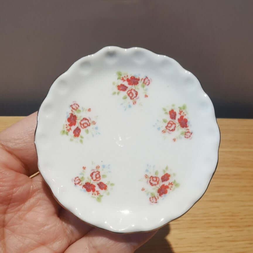 Miniature Kitchen Accessories ceramic plate with floral design, 5-6cm, fashion minimalist style.